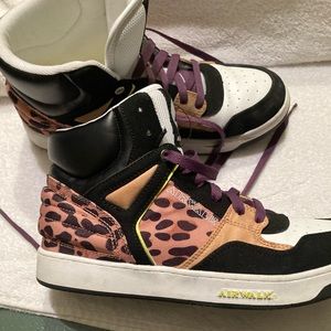 Women’s Air Walk